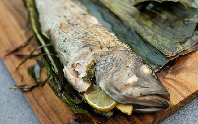 Cá Vược Quấn Lá Chuối Nướng