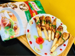 Nếu ko có bạn có thể áp chão cho sườn vàng điều là chín cho ra đĩa . Sườn thơm vị sả và ngon ngọt cùng mật mía hoà quyện vào nhau ra món sườn non nướng mật mía thơm ngon chúc các ban thành công
