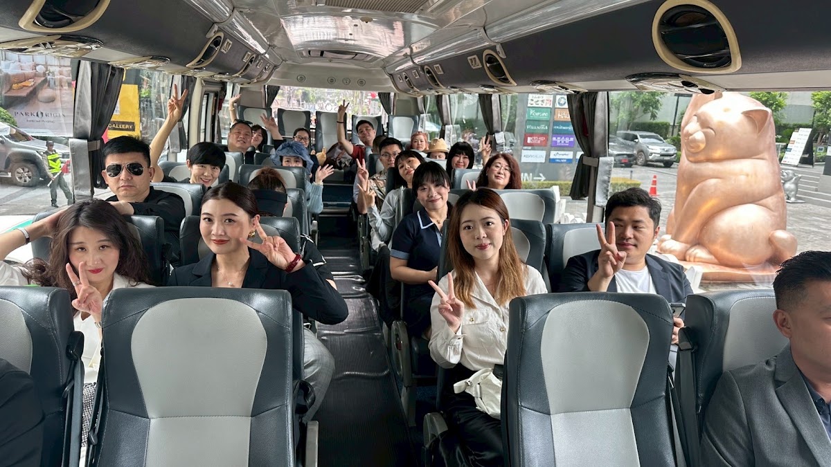 Private bus and coach service