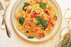 Dọn món spaghetti hấp dẫn của chúng mình ra đĩa và thưởng thức thôi nào!