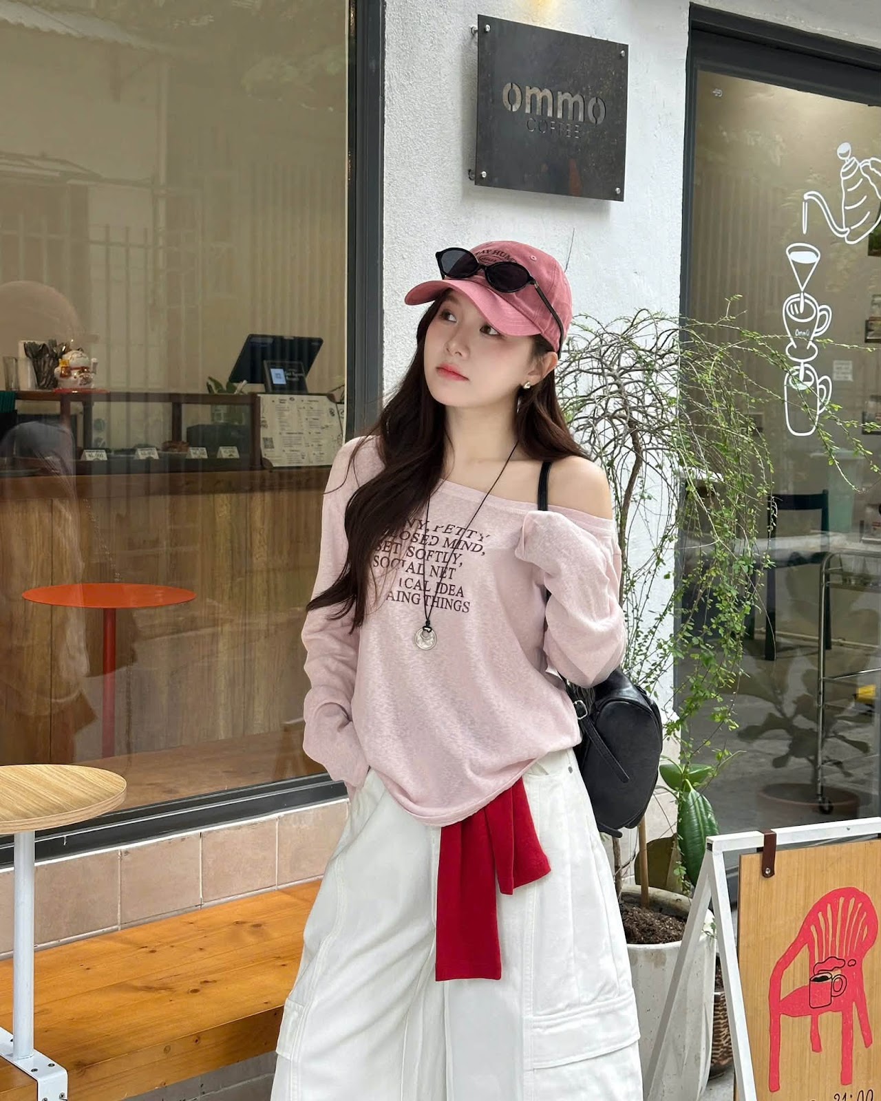 Áo thun lệch vai in chữ Tiny Petty XONXEN SHOP 11320 – Image 5