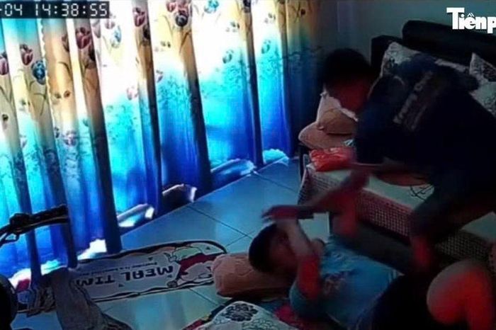 Thêm vụ cha dượng bạo hành con riêng ở TP.HCM: Camera ghi lại cảnh phẫn nộ - Chuyên trang Góc nhìn pháp lý - Tạp chí Người đưa tin