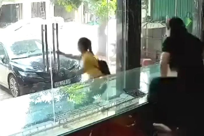 Bắt giữ 2 đối tượng cướp tiệm vàng tại Hà Tĩnh - Báo Sài Gòn Giải Phóng
