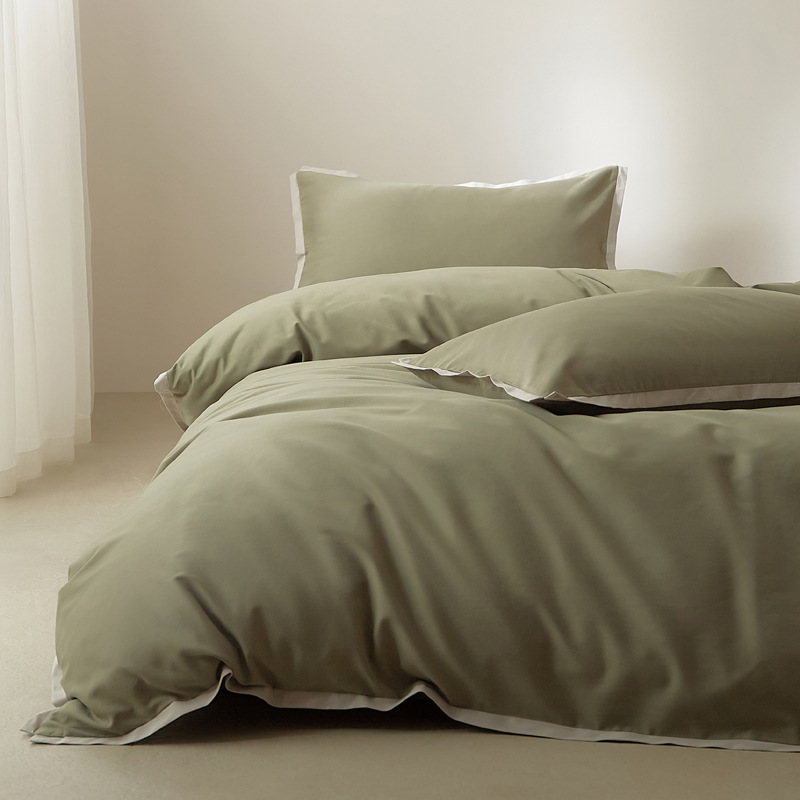 Long-staple cotton bedding with flange finish