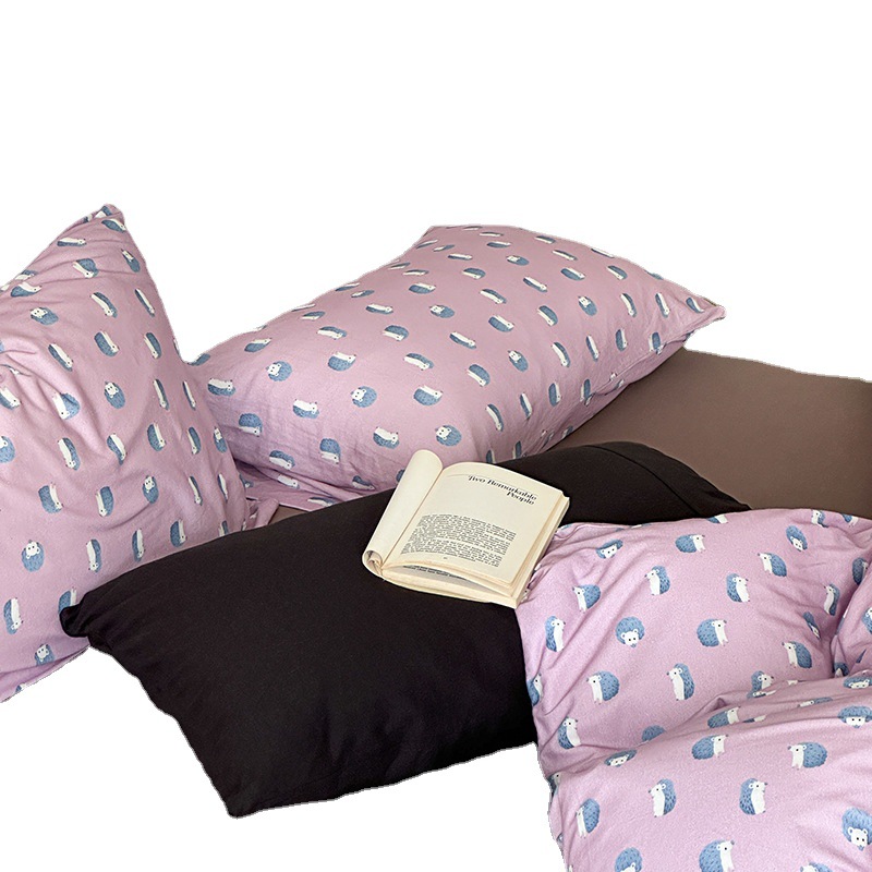 Soft knitted bedding set made of cotton with animal motifs