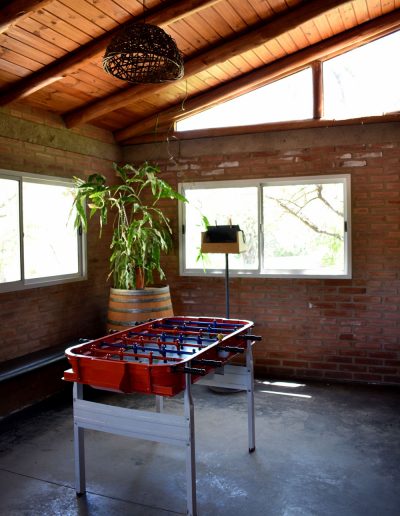 Interior del quincho con doble asador