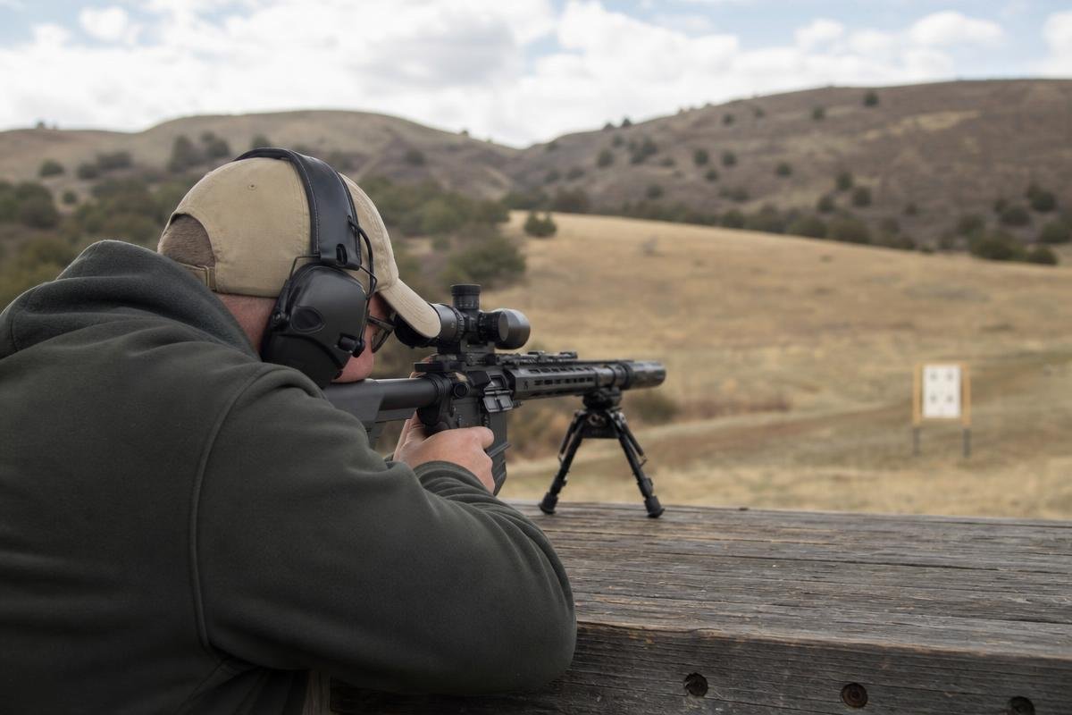 Magnum cartridge versus.308 hunting rifle setup