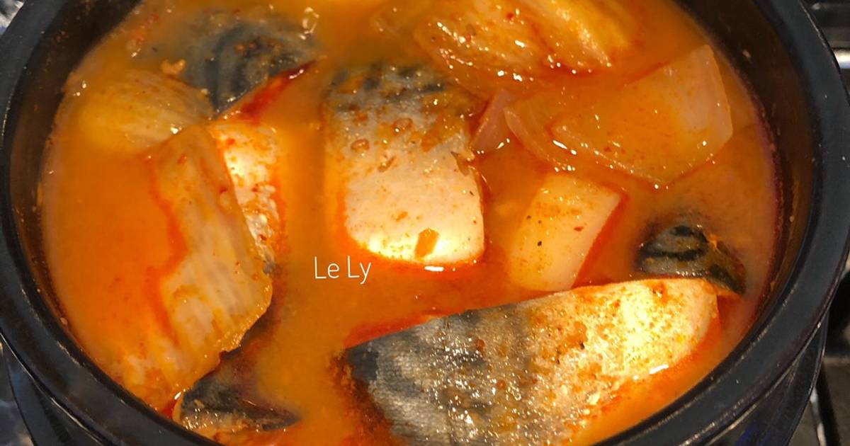 Cá nục- mackerel kho kimchi- công thức Maangchi