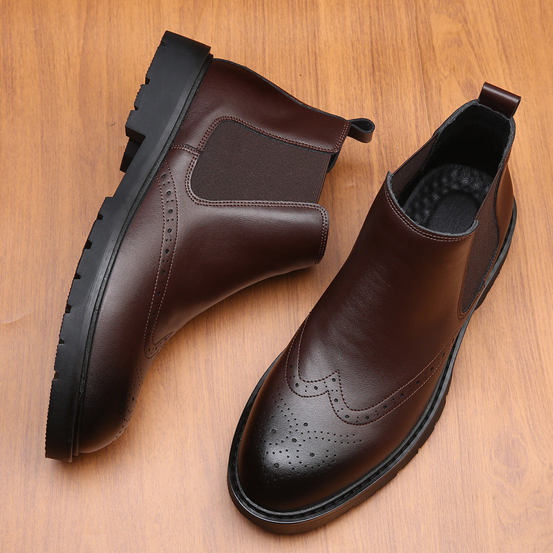 Klassische Herren-Chelsea-Boots mit Brogue-Details
