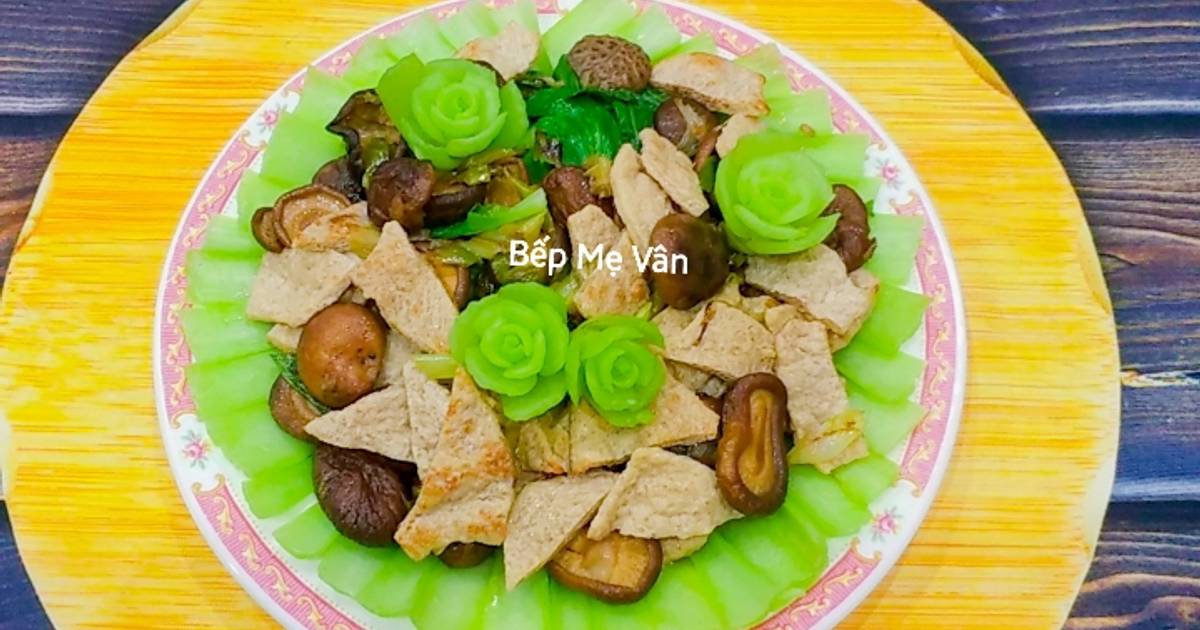 Cải thìa sốt nấm đông cô và sườn gà chay