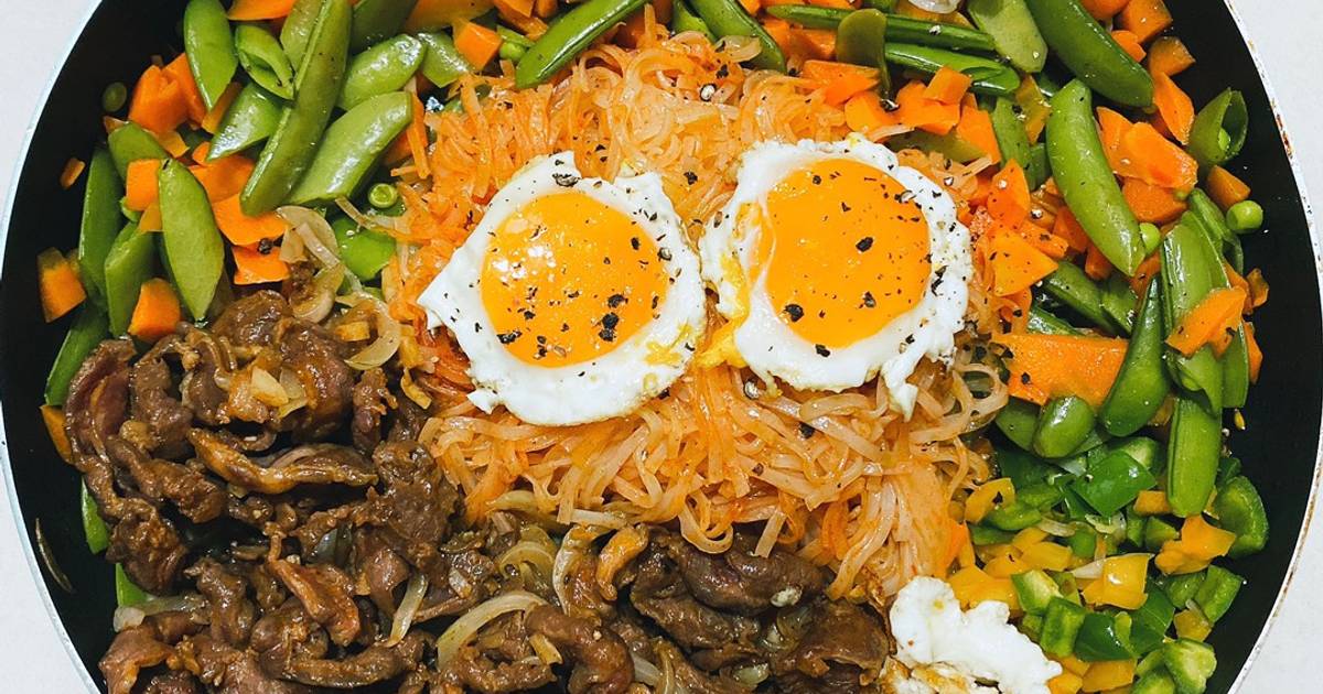 Hủ tiếu trộn màu mè