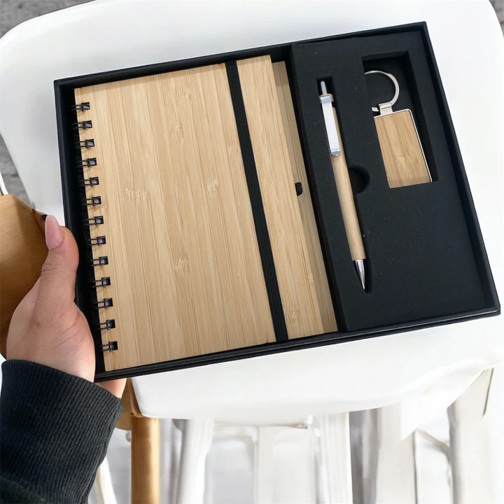 Kit agenda, caneta e chaveiro — foto 1