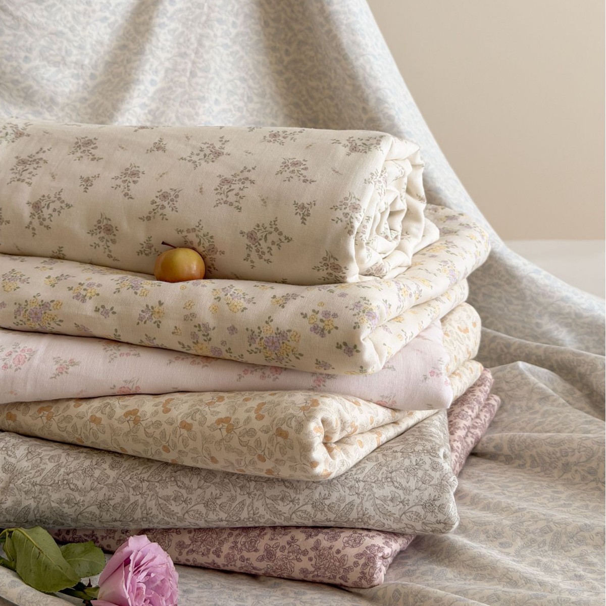 Cotton Double Gauze Bed Sheet with Flower Pattern