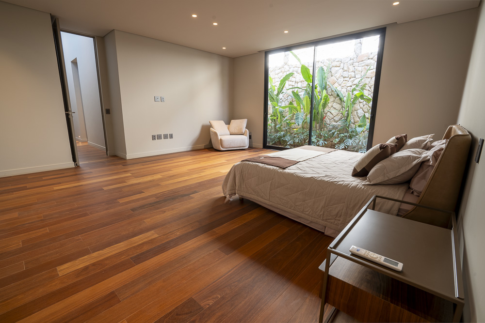 Sala ampla e mobiliada