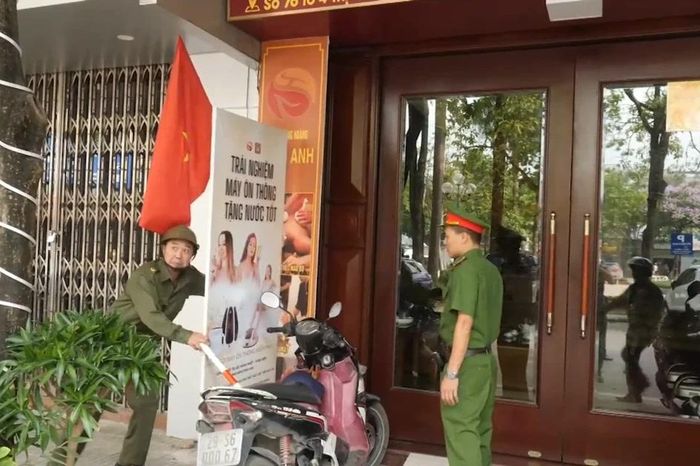 Công an xã Đông Anh quyết liệt xử lý vi phạm trật tự đô thị - Chuyên trang An Ninh Thủ Đô - Báo Công an nhân dân