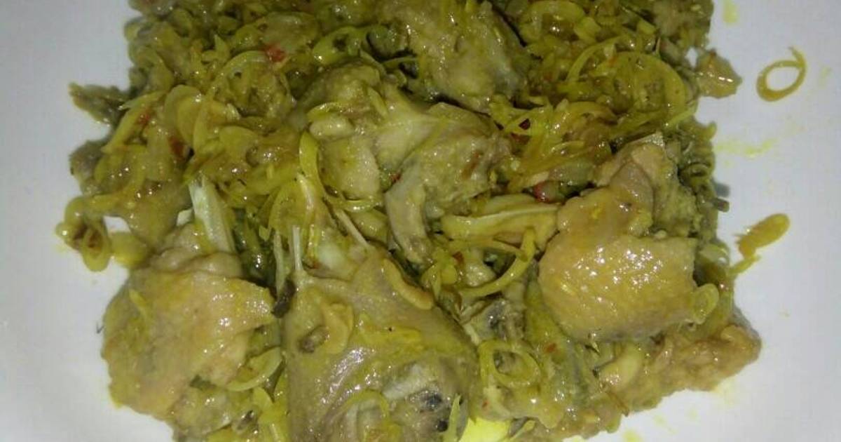 Thịt gà kho nghệ