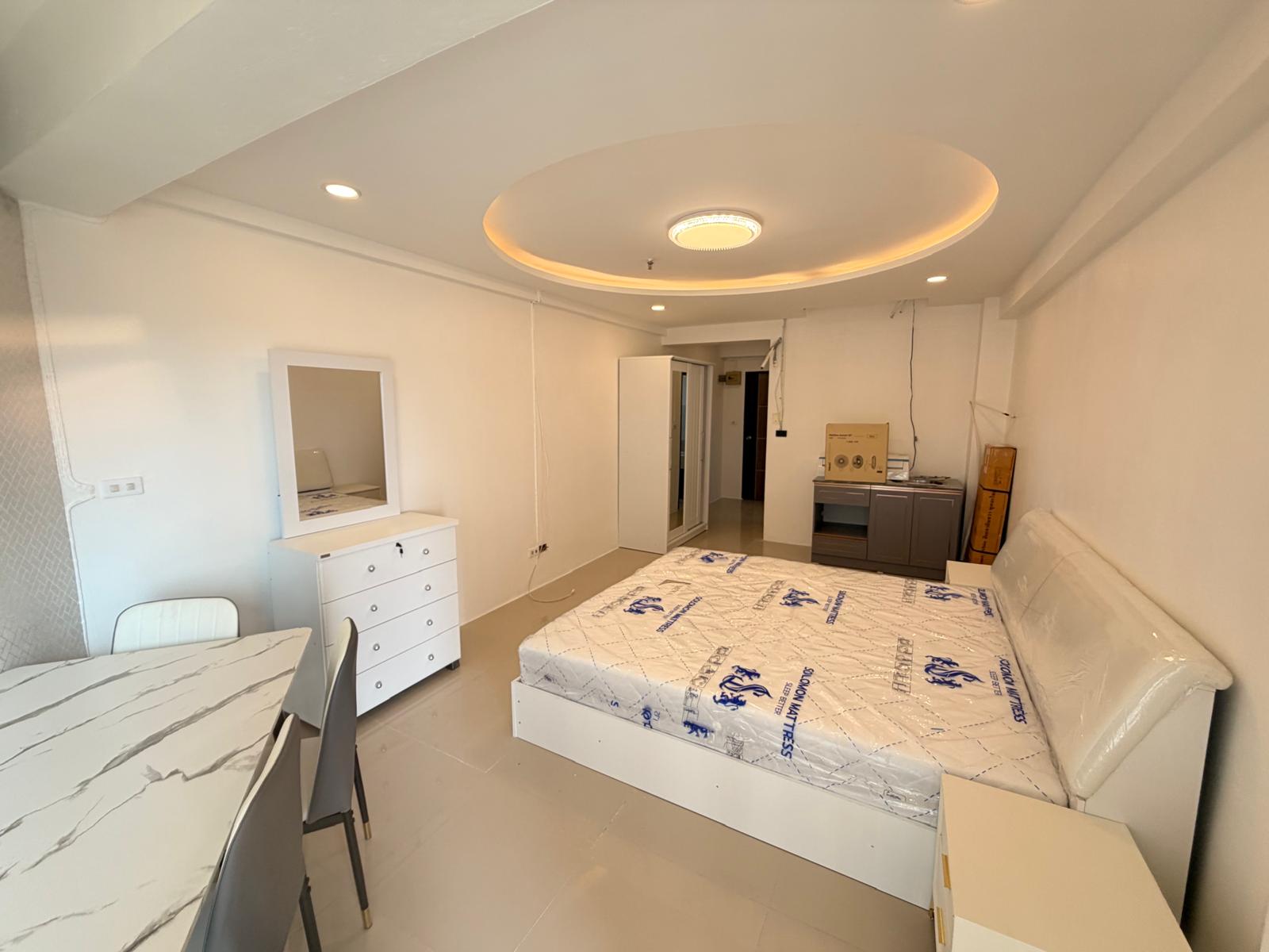 Laguna Beach 2 B - Studio, Floor 2 7
