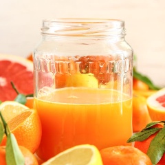 Vậy là bạn đã có ly nước ép thơm ngon rồi. Thay vì mua những loại nước ép đóng hộp đầy hóa chất ngoài hàng, tự tay làm nước ép tại nhà thế này vừa tươi mát vừa an toàn hơn đấy.
