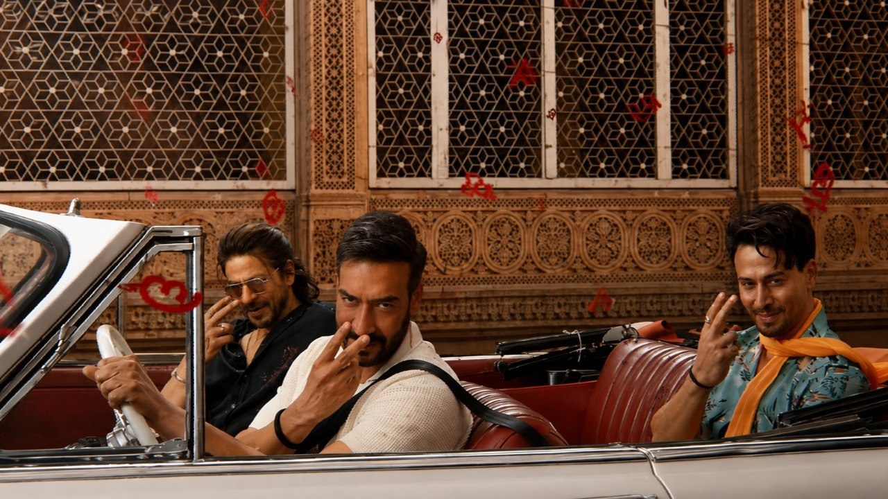 Bollywood Stars Face FDA Notices Over Vimal Elaichi Ad