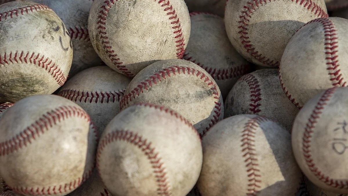 야구와 축구 선수 연봉구조 비교: 보너스와 인센티브 차이는