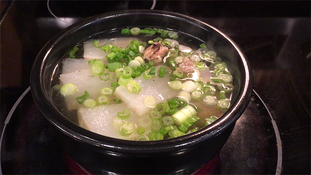 Canh Sườn Củ Cải Bằng Nồi Cơm Điện