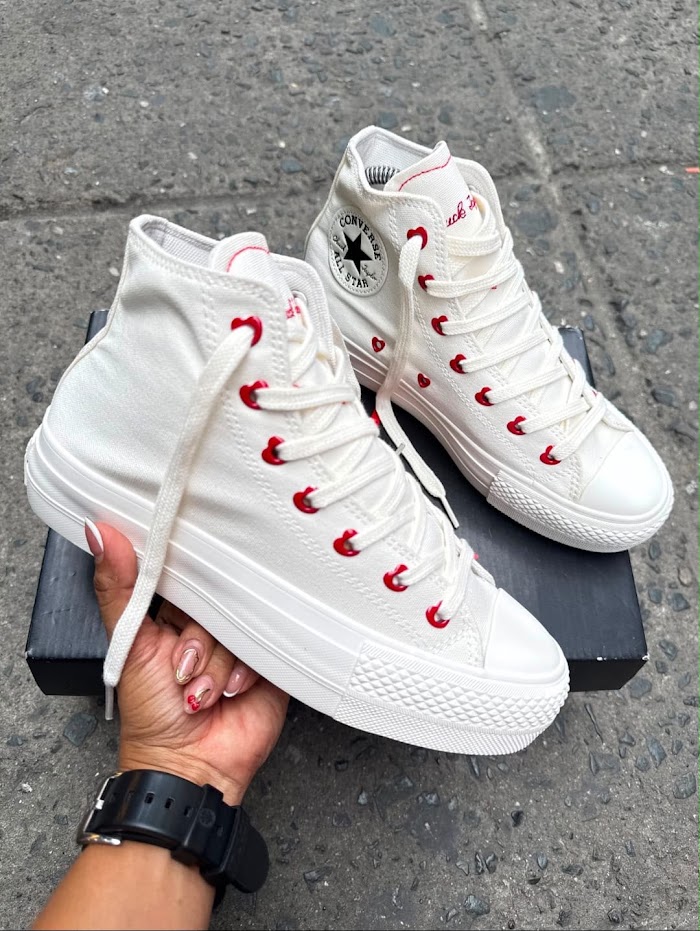 Converse Chuck Taylor Plataforma Blanco Corazones