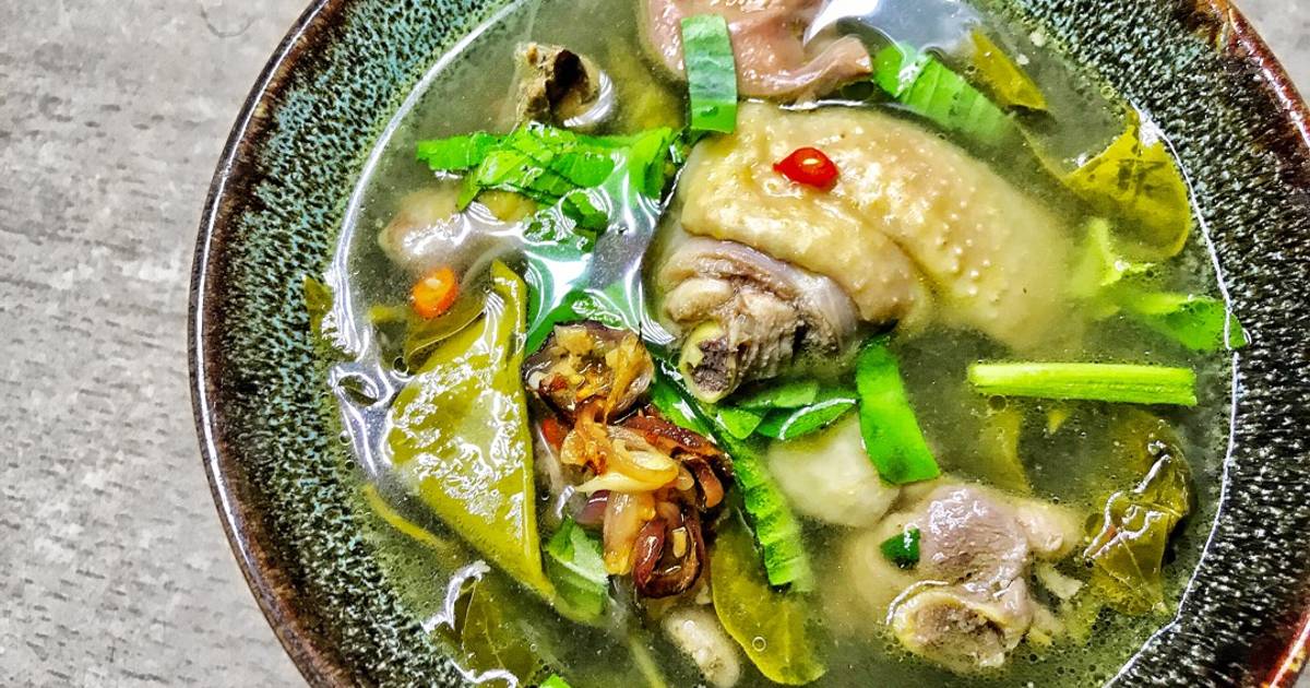 Canh gà lá Giang