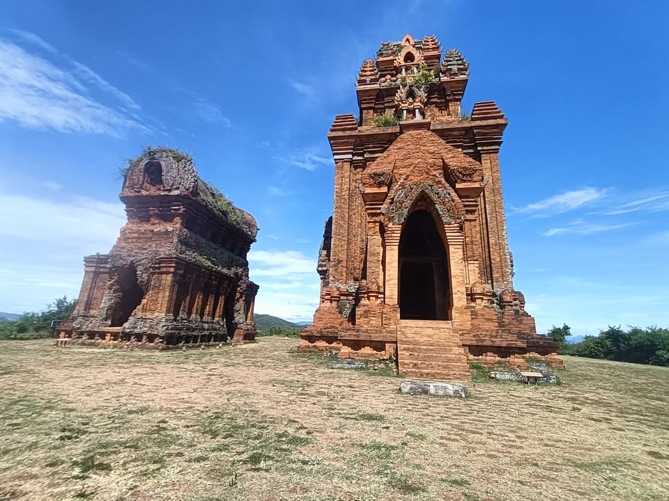 Khám phá Tháp Bánh Ít: Quần thể tháp Chăm nghìn năm view triệu đô