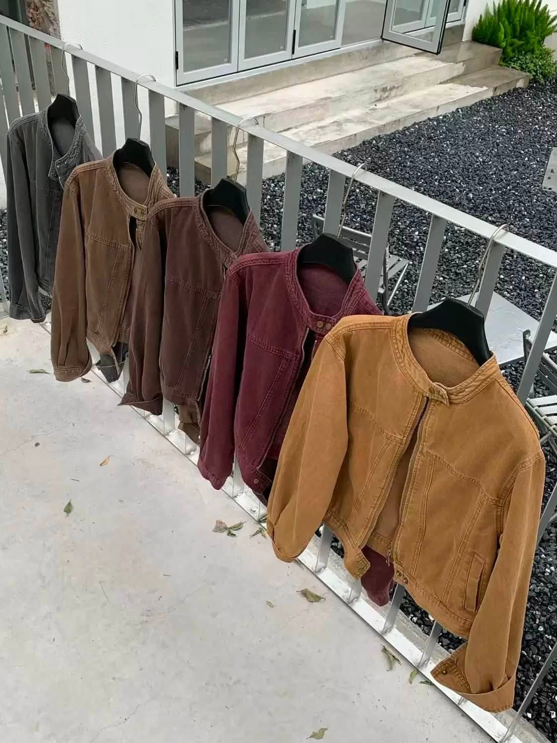 Áo khoác jean cổ trụ túi xéo trơn XONXEN SHOP 88282 – Image 5