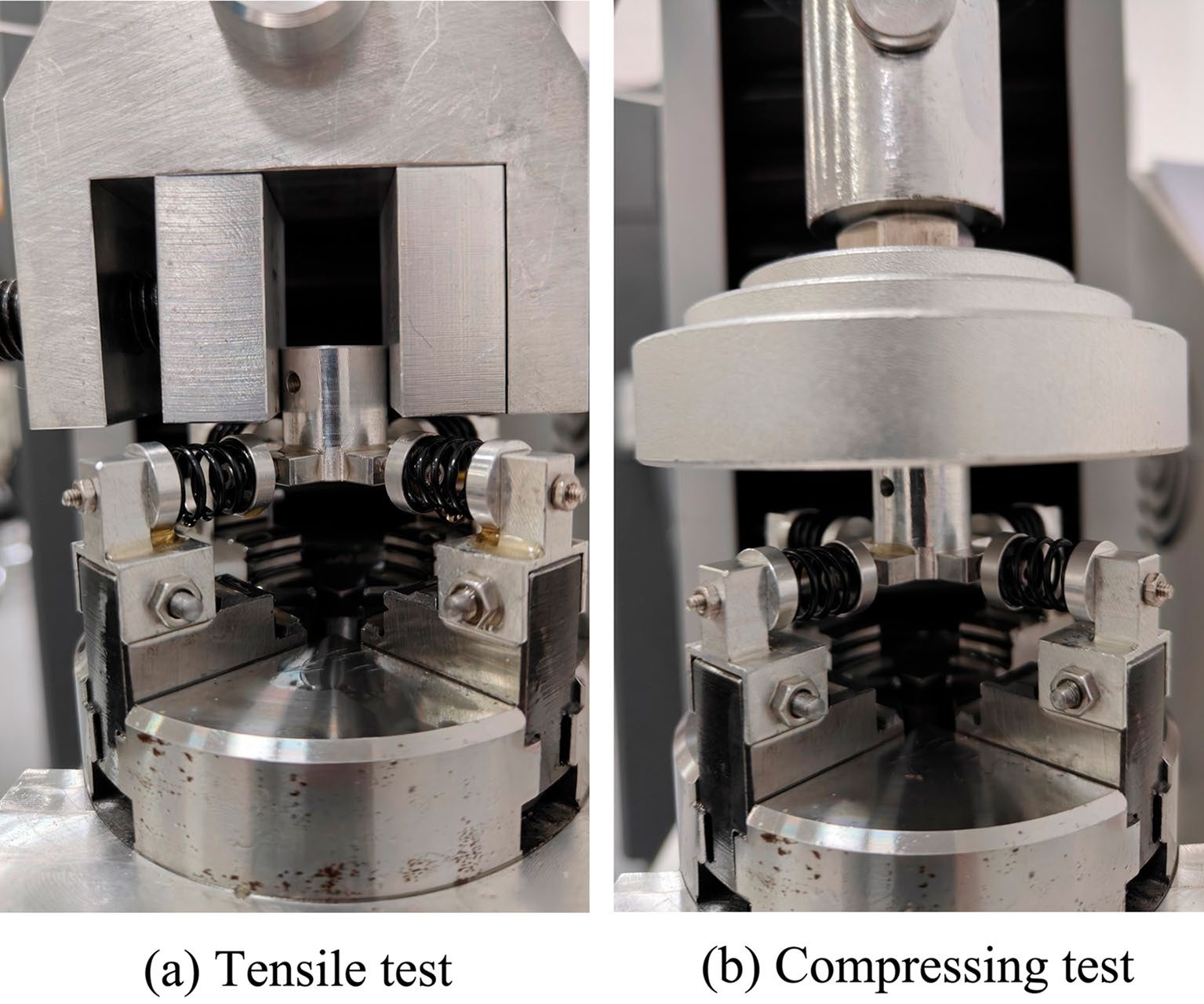 Controlling the Longitudinal Vibration of an Elastic Rod within a Wide Frequency Band by Utilizing an Adjustable Stiffness Internal Support