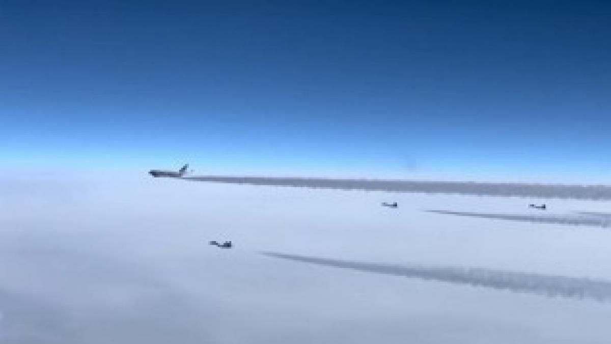 Tiêm kích Kazakhstan hộ tống chuyên cơ chở Tổng thống Putin - Tạp chí Mekong Asean