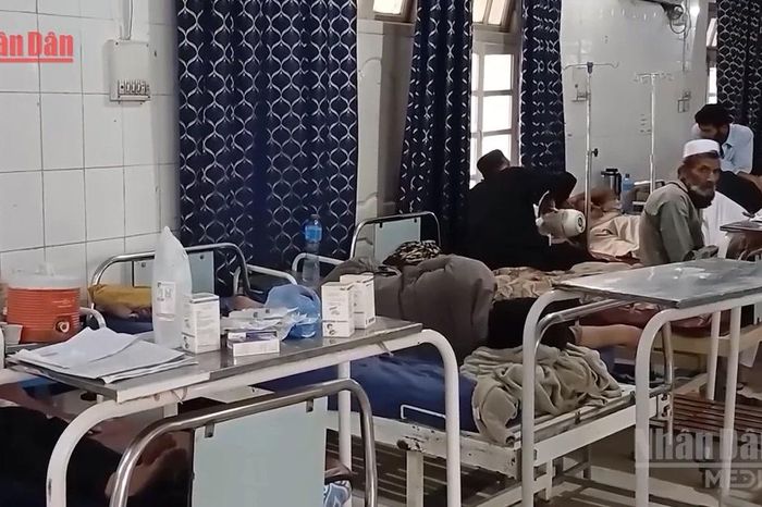 [Video] Pakistan: Đánh bom tự sát nhằm đồn cảnh sát, 15 sĩ quan thiệt mạng - Báo Nhân Dân