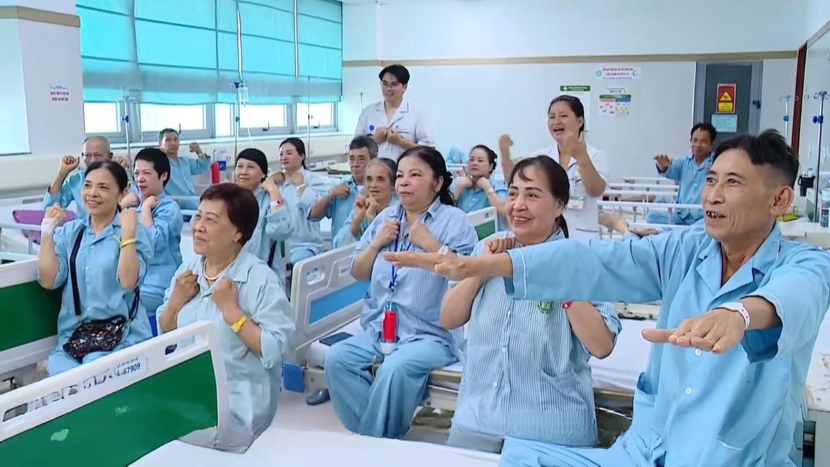 Mang tiếng cười đến với bệnh nhân ung thư - Đài Phát thanh và truyền hình Hà Nội