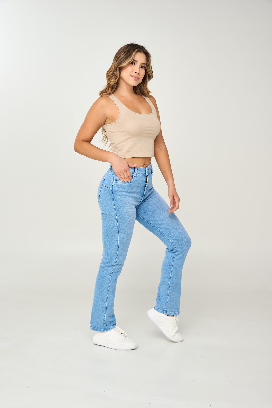 Jean straight boot tiro medio en denim stretch, color zul claro - Vista 3