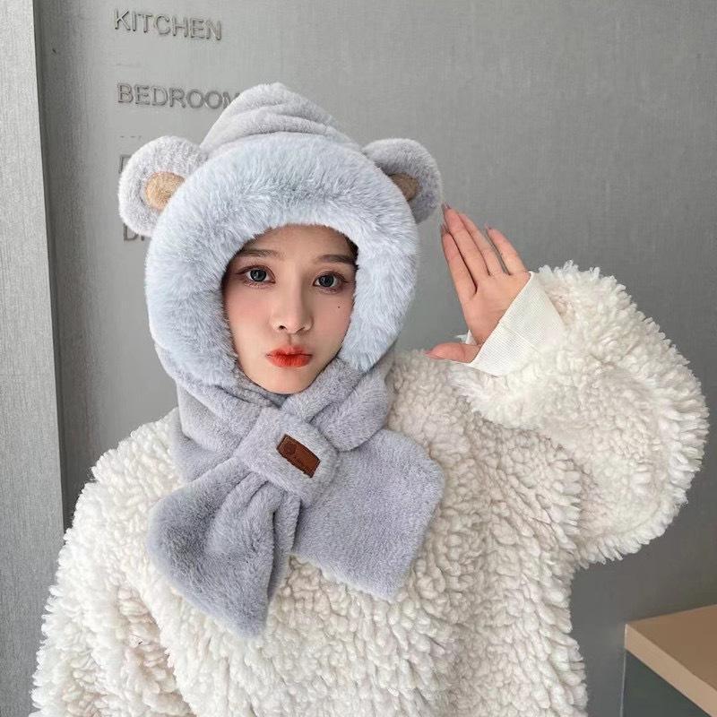 Plush hat with scarf, bear design, lined