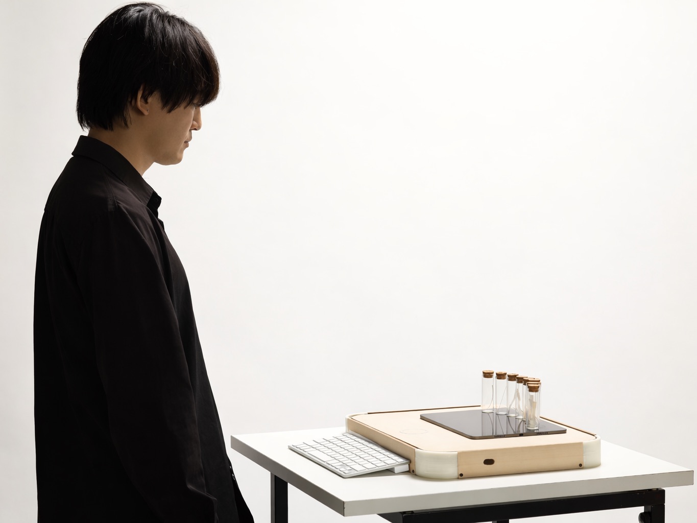 香りから想起される多様なエピソード記憶の収集・共有システムの開発およびLLMを用いた香りの言語表現-thumb-1