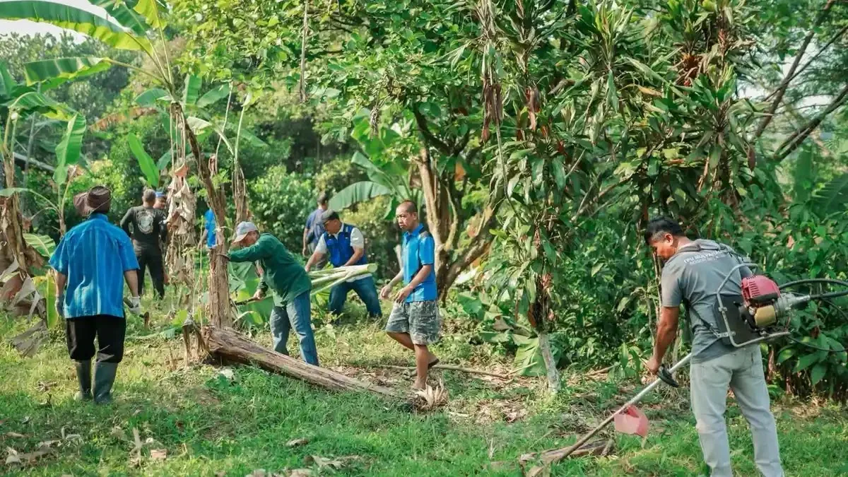 Jenal Mutaqin saat meninjau pelayanan publik di Kota Bogor.