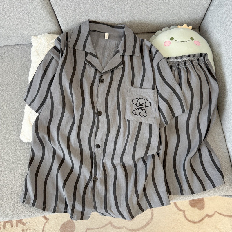 Lightweight men's pajamas, short-sleeved, with button placket