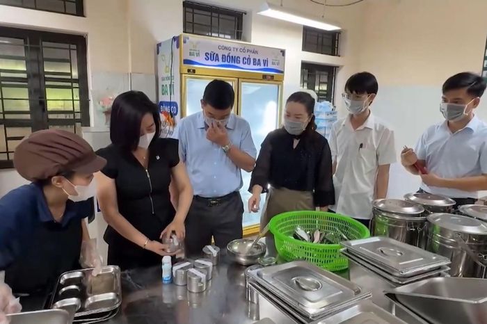 Rà soát điểm nóng ATTP, không để phát sinh ở cơ sở - Đài Phát thanh và truyền hình Hà Nội