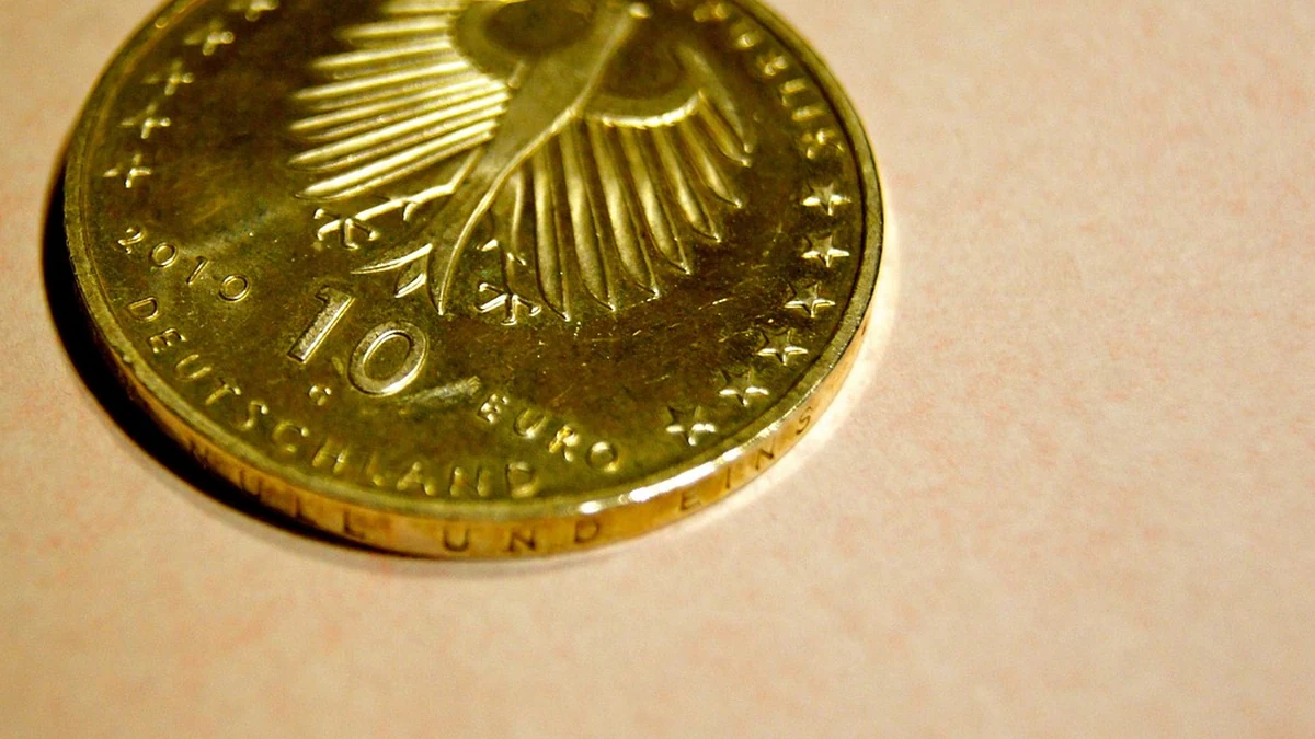 금리 결정 메커니즘과 금융시장에 미치는 구조적 영향 분석