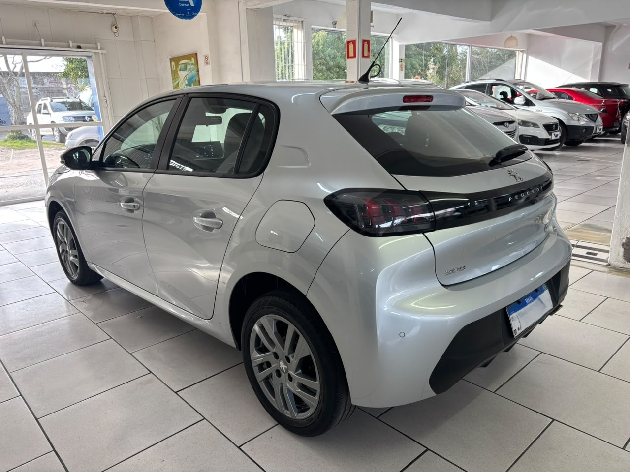Peugeot 208 - Foto 11