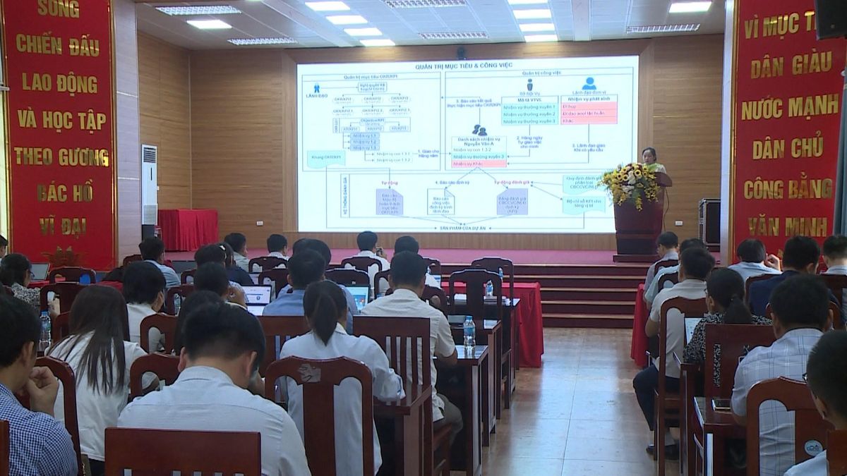 Xã Ứng Hòa đánh giá cán bộ gắn với đo lường hiệu suất công việc - Đài Phát thanh và truyền hình Hà Nội