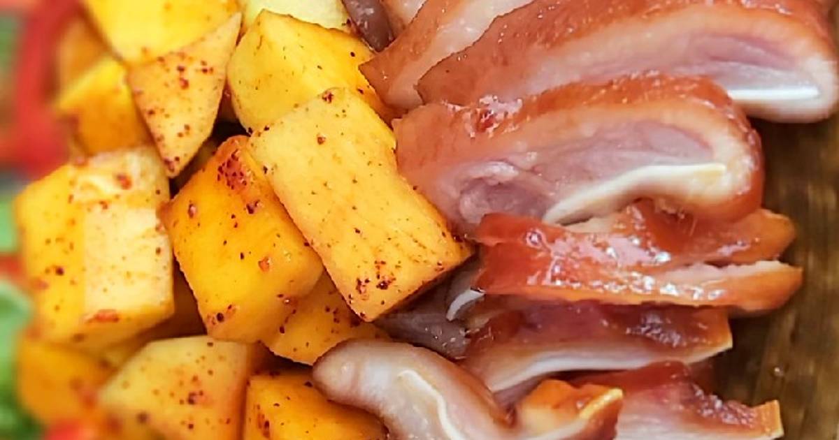 Tai heo phá lấu và xoài xanh lắc