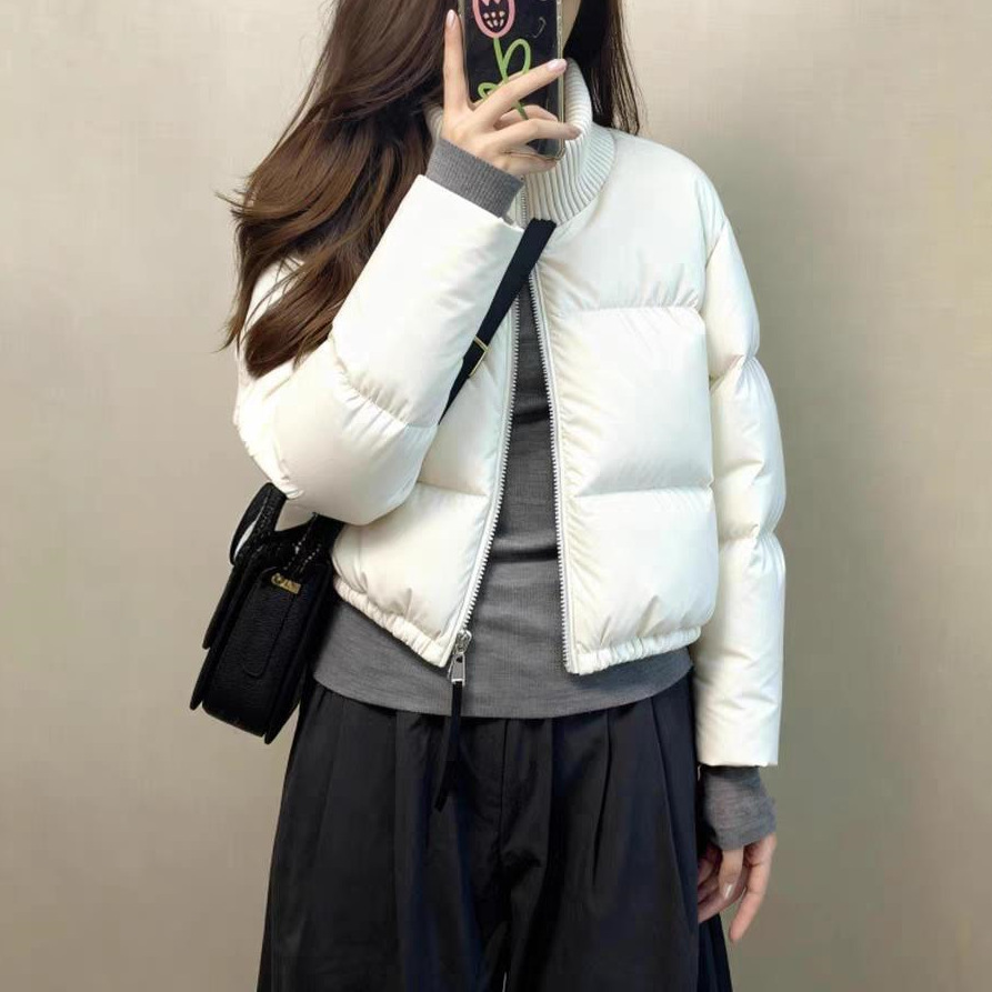Short women's padded jacket, stand-up collar, quilted