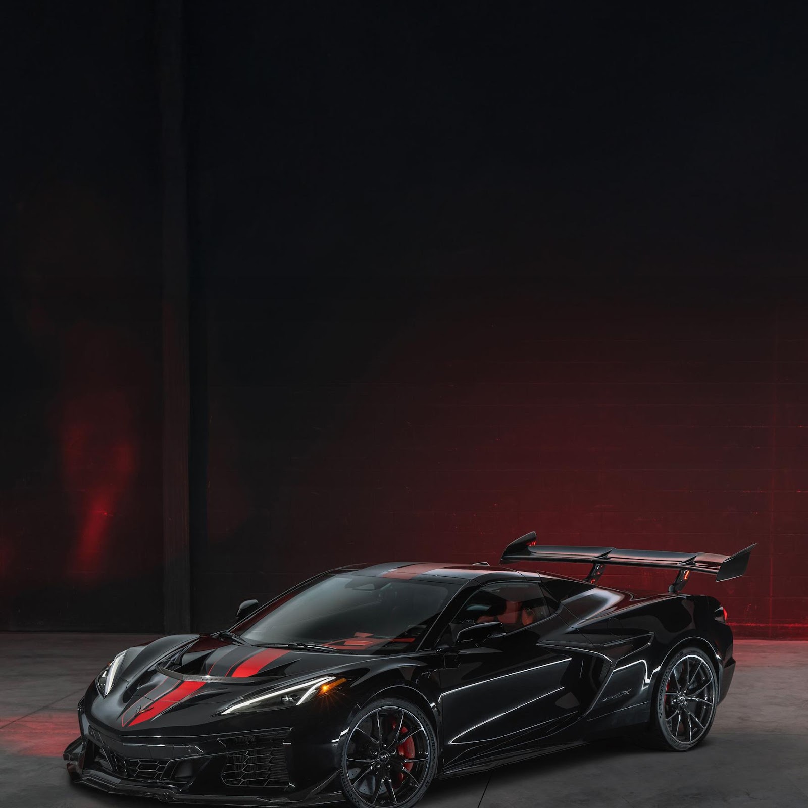 Download Black Chevrolet Corvette Z06 2K iPhone