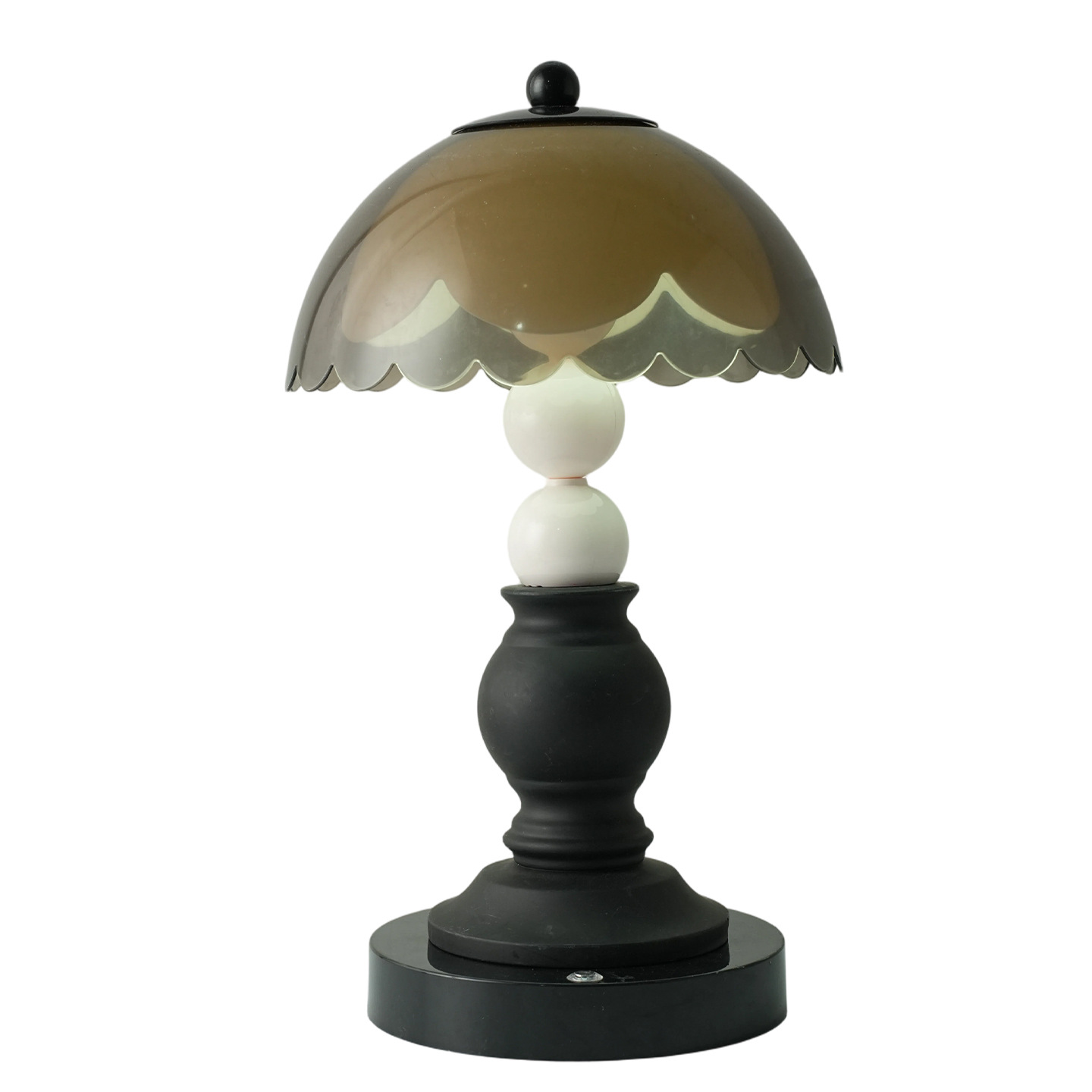 Schwarzweiße Nachttischlampe mit Säulenmotiv