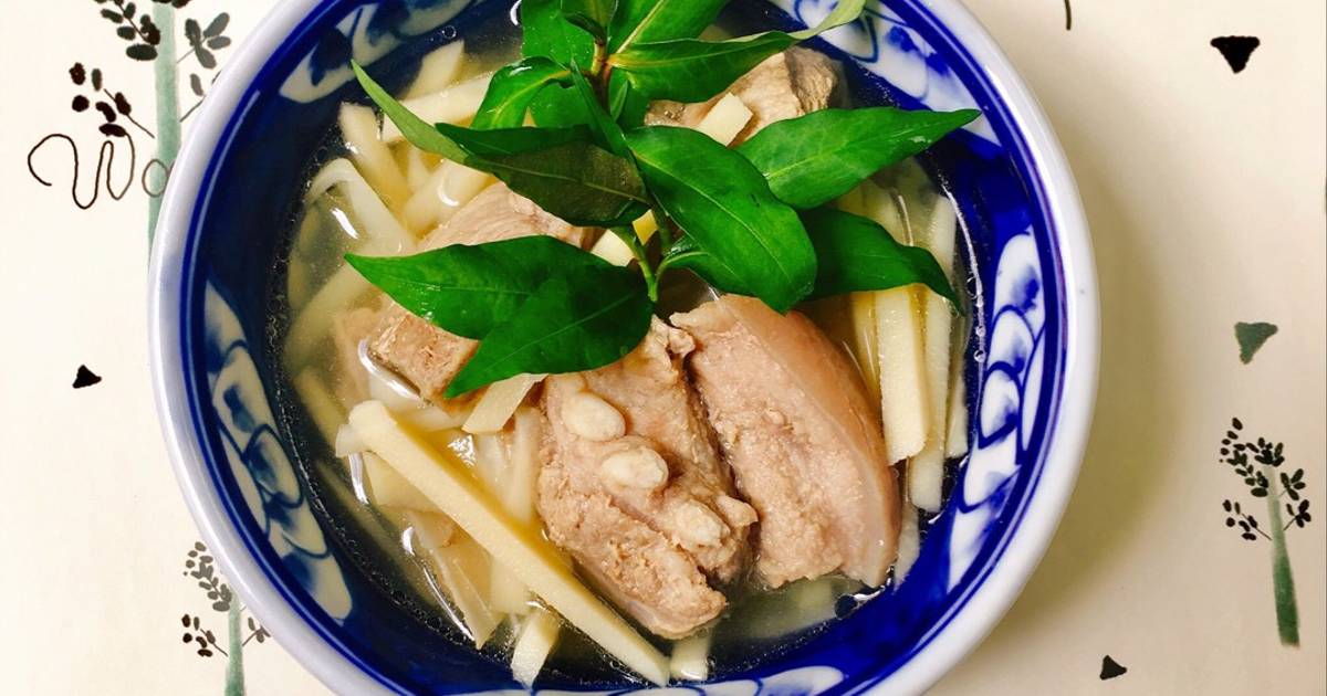 Canh Măng Nấu Xương Heo
