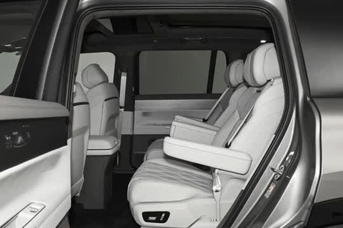 SUV hạng sang dài hơn 5,2 mét, công suất 517 mã lực, giá gần 1,3 tỷ đồng - Tạp chí Doanh Nghiệp Việt Nam