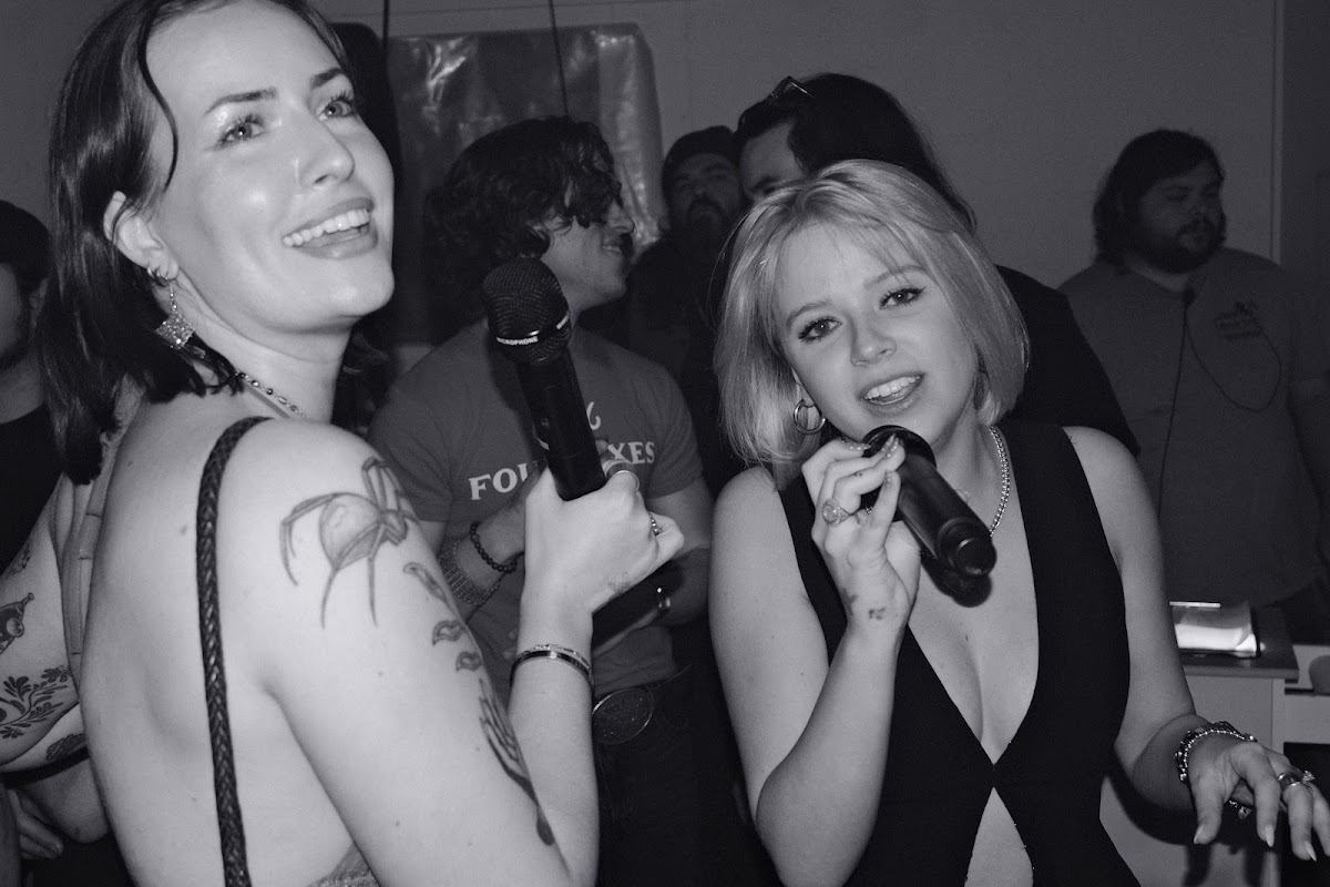 @tlau.photos_thelostandunfounds_2026-03-29_austin_last_night_noir_003