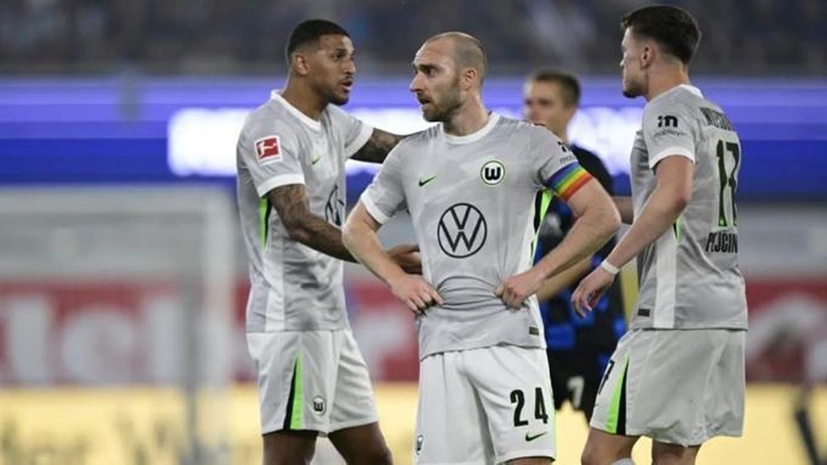 Wolfsburg xuống hạng sau 29 năm liên tiếp chơi ở Bundesliga - Đài Phát thanh và truyền hình Hà Nội